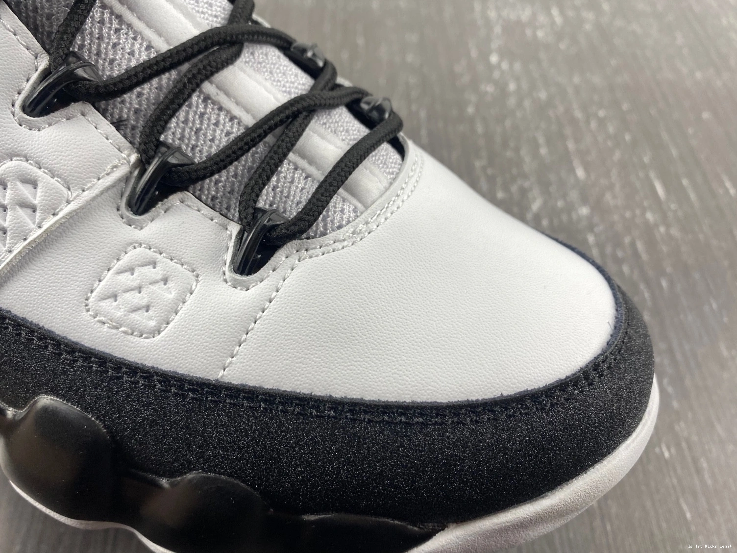 University Jordan - Retro CT8019-140 9 Blue 0404